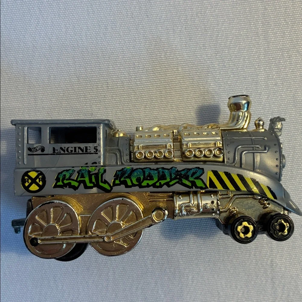 Vintage Mattel Hot Wheels 1995 Rail Rodder toy train engine 5 Collectible